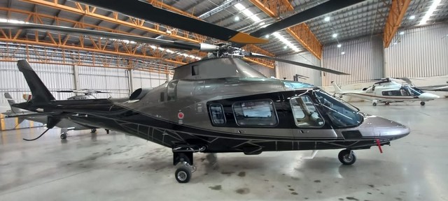 Helicóptero Agusta espetacular 