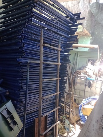 Vendo lote feichado de andaimes 84 peças  - Foto 2