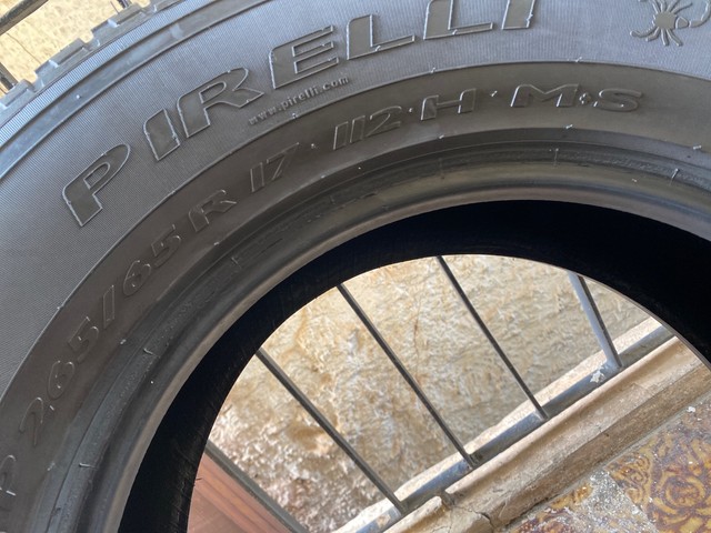 Pneu 265/65/17 Pirelli Scorpion STR semi  novo unidade valor mínimo - Foto 3