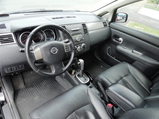 Nissan tiida Hatch  SL 1.8 16V-AT 4P (Gasolina) - 2012  - Foto 7