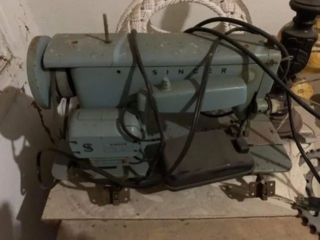 Máquina de costura Singer