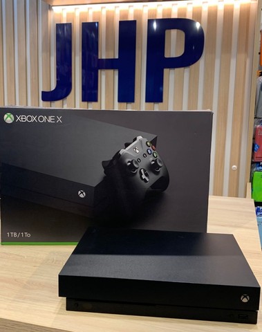 Console Xbox One X 1TB (SEMI-NOVO)