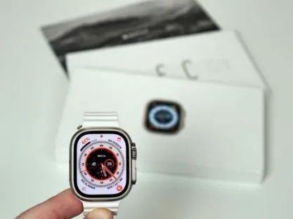 Apple Watch Ultra (GPS + Cellular Caixa de Titanium e Correia Loop