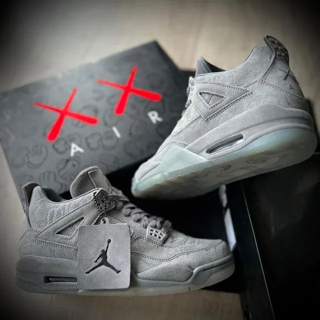 Air Jordan 4 X KAWS - Foto 3