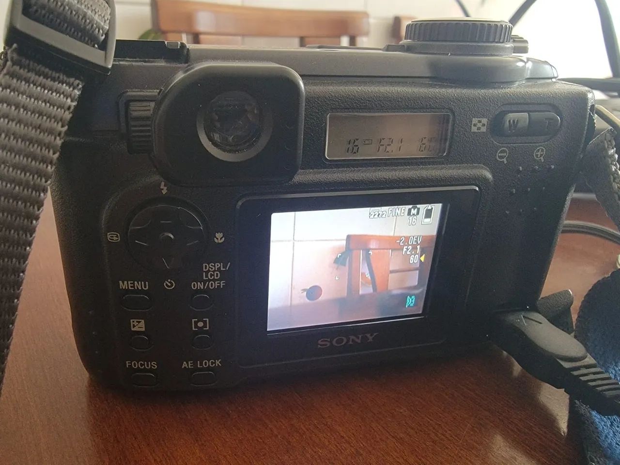 Câmera Sony Cyber-shot DSC S85 - Foto 4