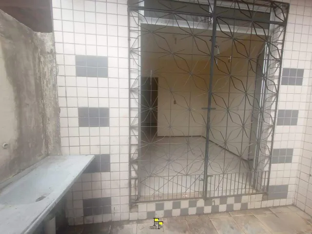 Vila Manuel Sátiro Ponto Comercial 30m² com 1 Quarto, WC social.