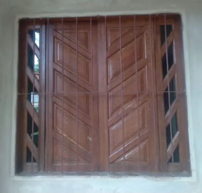 Vende 3 janelas de Angelin Pedra completa com grade e alisares - Foto 3