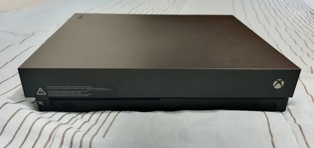 Xbox One X na caixa - Foto 4
