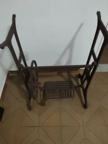 Pé base de máquina de costura em ferro fundido vintage