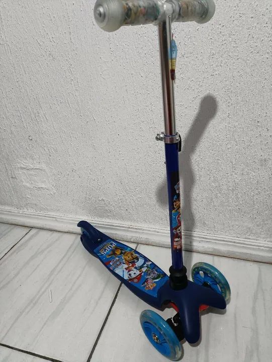 R$149.99 patinete infantil azul patrulha canina  2 rodas na frente novo 0km  - Foto 4