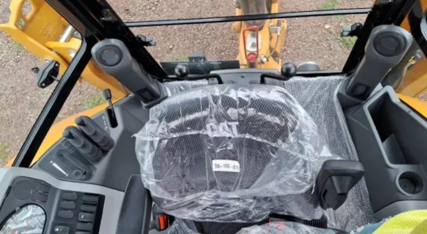 Retroescavadeira Caterpillar 416 Ano 2022 - 0 Horas - Foto 3