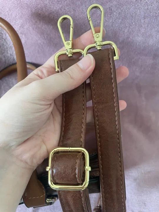 bolsa marrom com repartição golden fênix - Foto 6