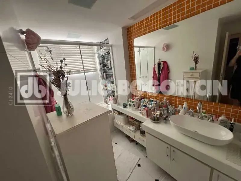 Leblon, localização privilegiada e nobre, Planta diferenciada com 267 m2, reformado, Frent - Foto 15