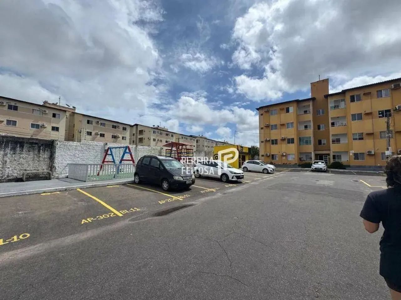 Apartamento com 2 dormitórios para alugar, 54 m² por R$ 2.350,00/ano - Turu - São Luís/MA