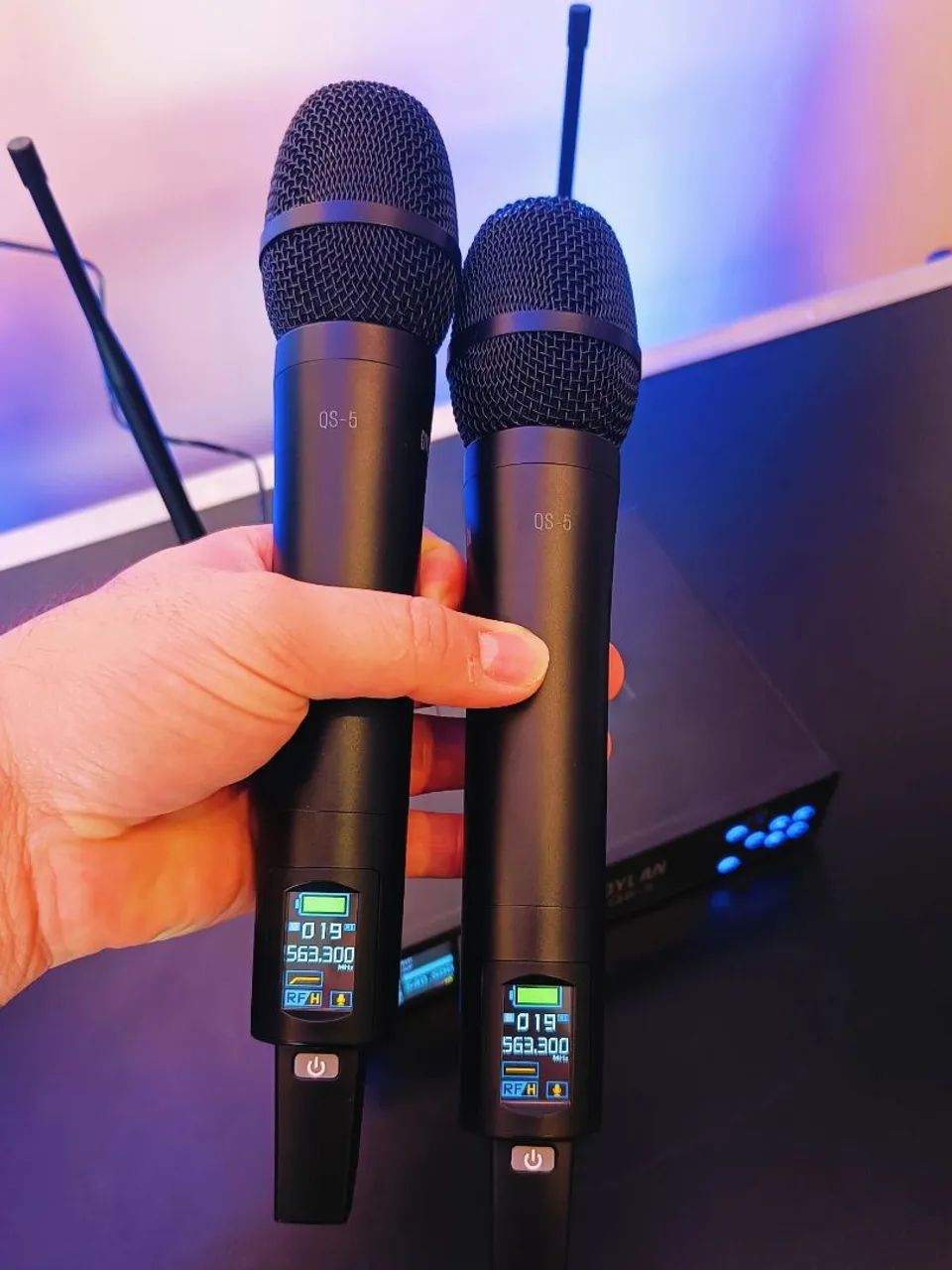 Microfone Duplo Sem Fio Dylan Recarregável QS-5  - Foto 3