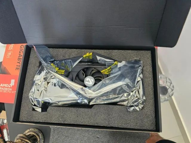 Placa de Vídeo Gigabyte Radeon RX 9070 XT GPU - Foto 3
