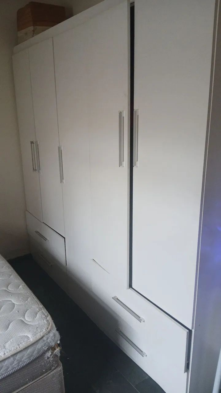 Guarda-roupa casal 