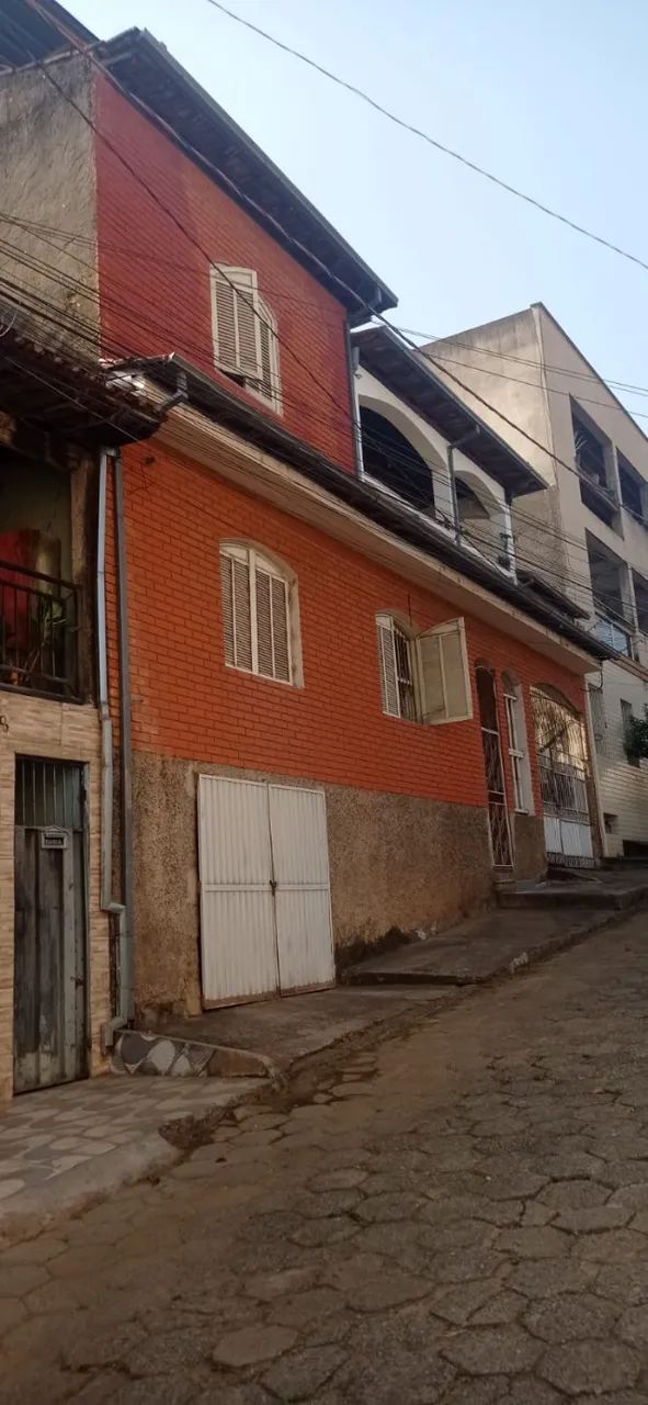 Imóvel com 3 moradias em Coronel Fabriciano-MG