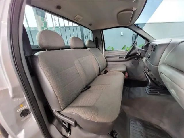 F4000 2019 4x4  - Foto 3