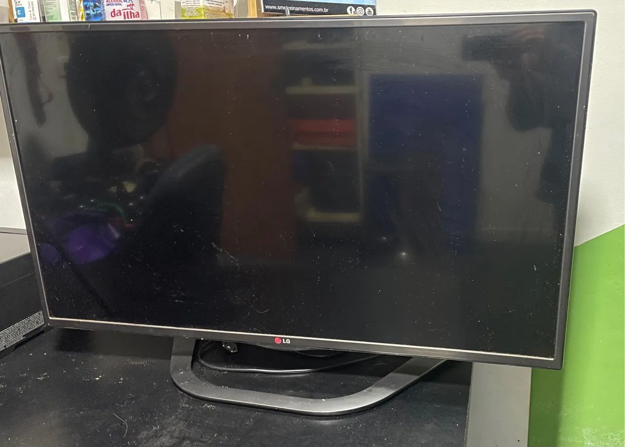 TV LG 42 polegadas, tela queimada
