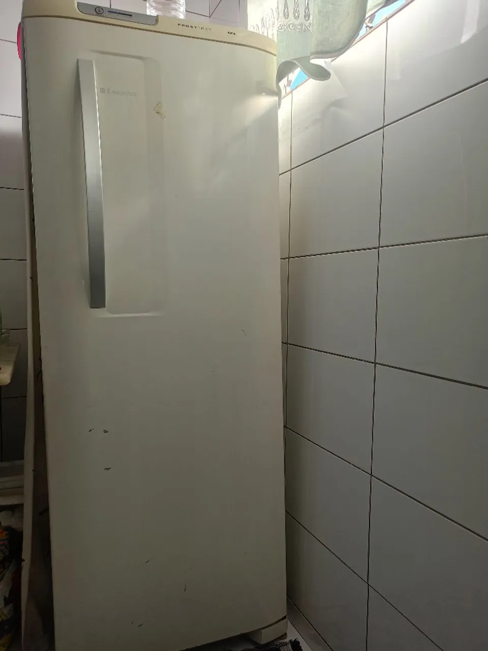 Geladeira Electrolux Frost Free - Ótima conservação