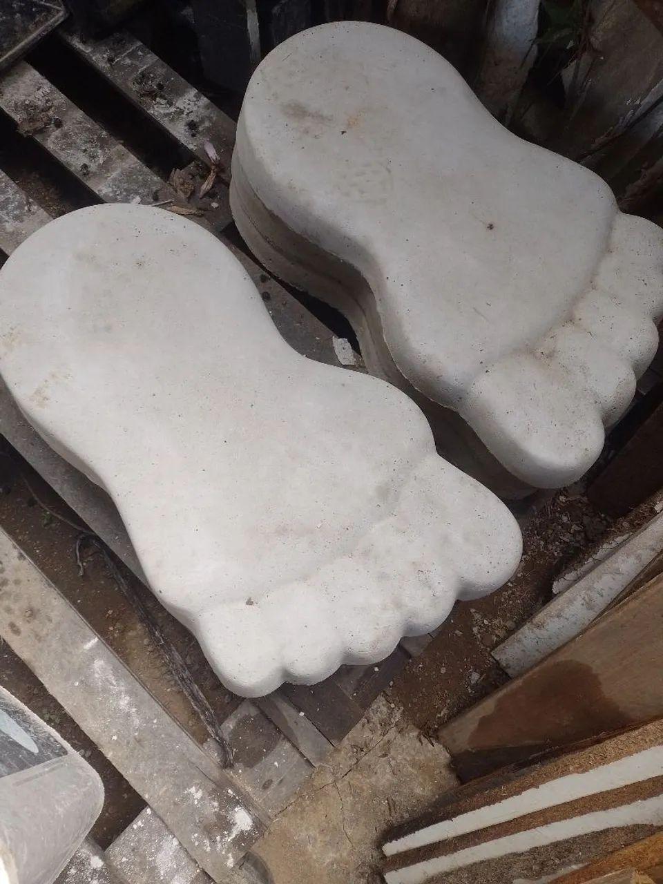 Concrete Foot-shaped Pavers 50x27