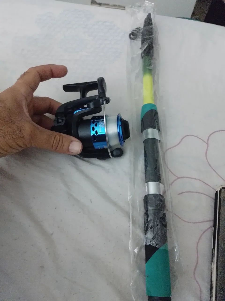 Kit vara de pesca retrátil com molinete e linha zap *