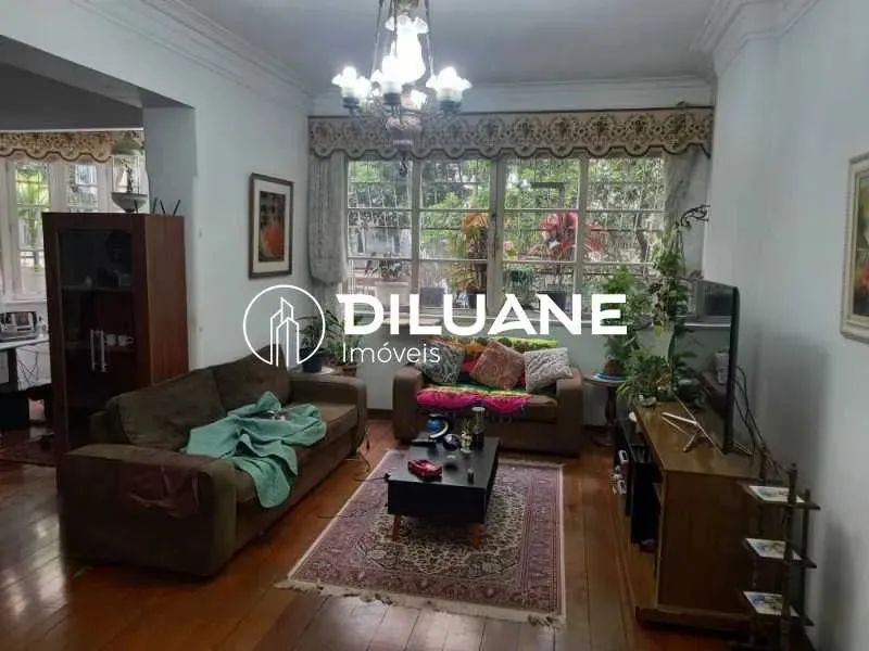 Apartamento - / Residencial / Copacabana