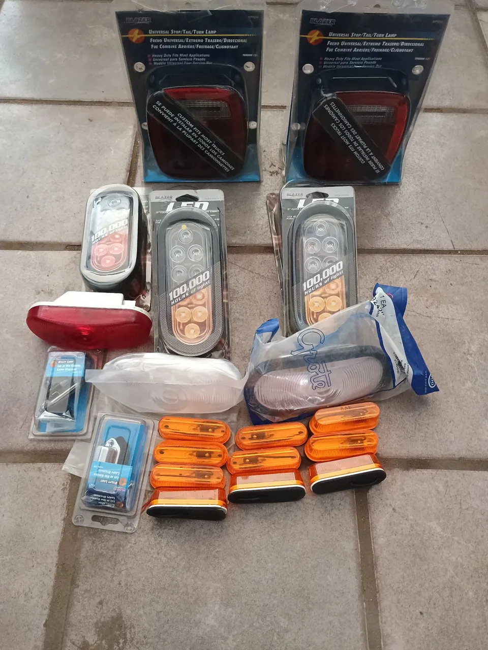 Luzes de sinalização e lanternas para veículos