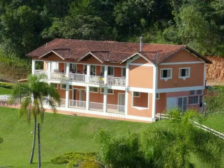 Hotel em Viela A - Calcárea - Caieiras/SP
