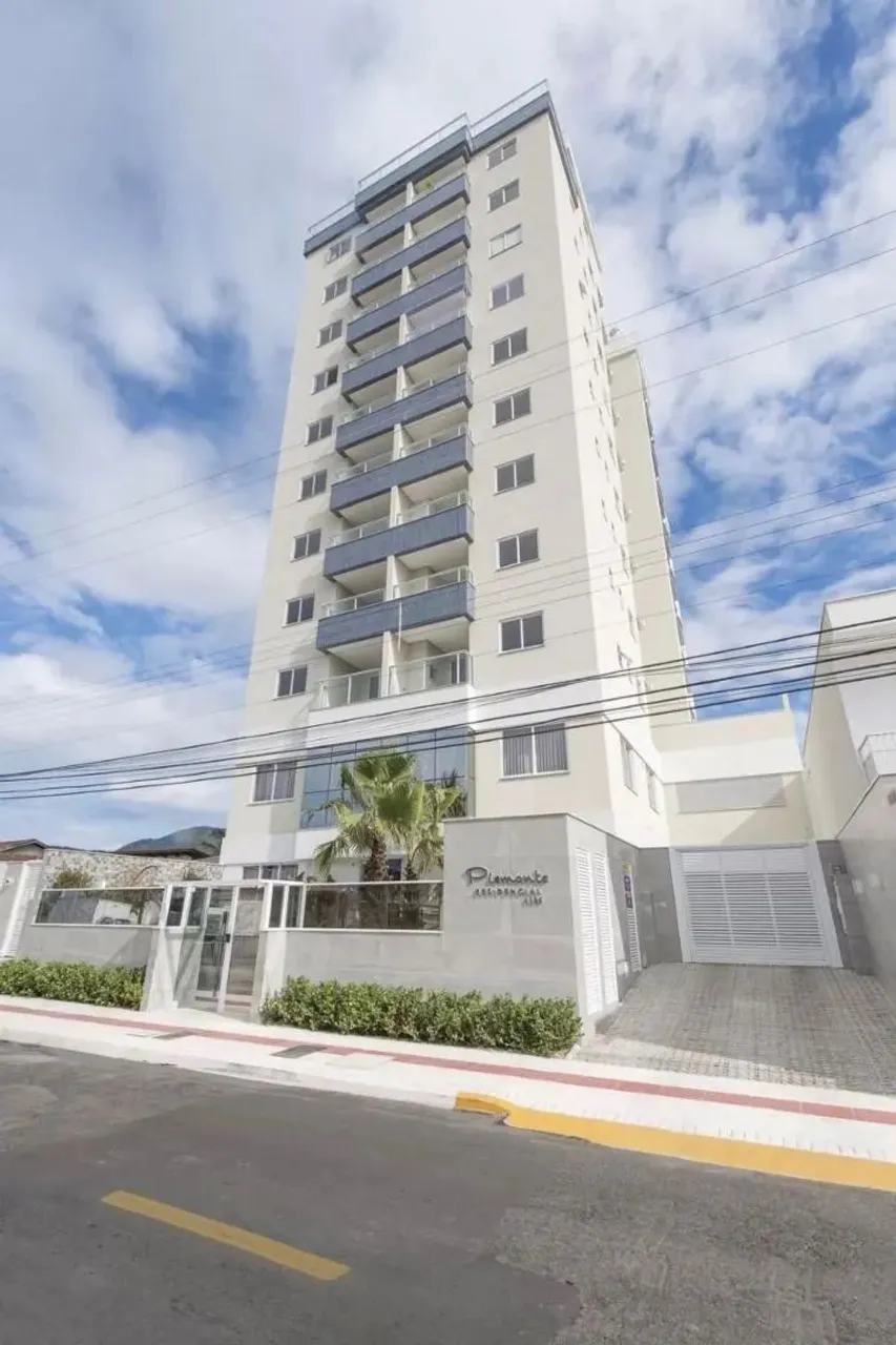 APARTAMENTO SEMIMOBILIADO NO DOM BOSCO