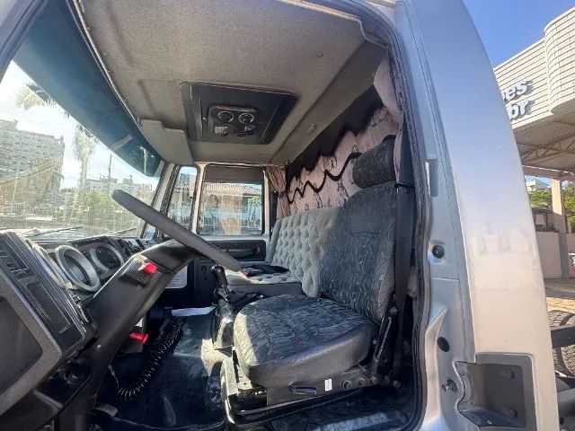 Ford Cargo 815 Ano 2011 Com AC - Foto 11