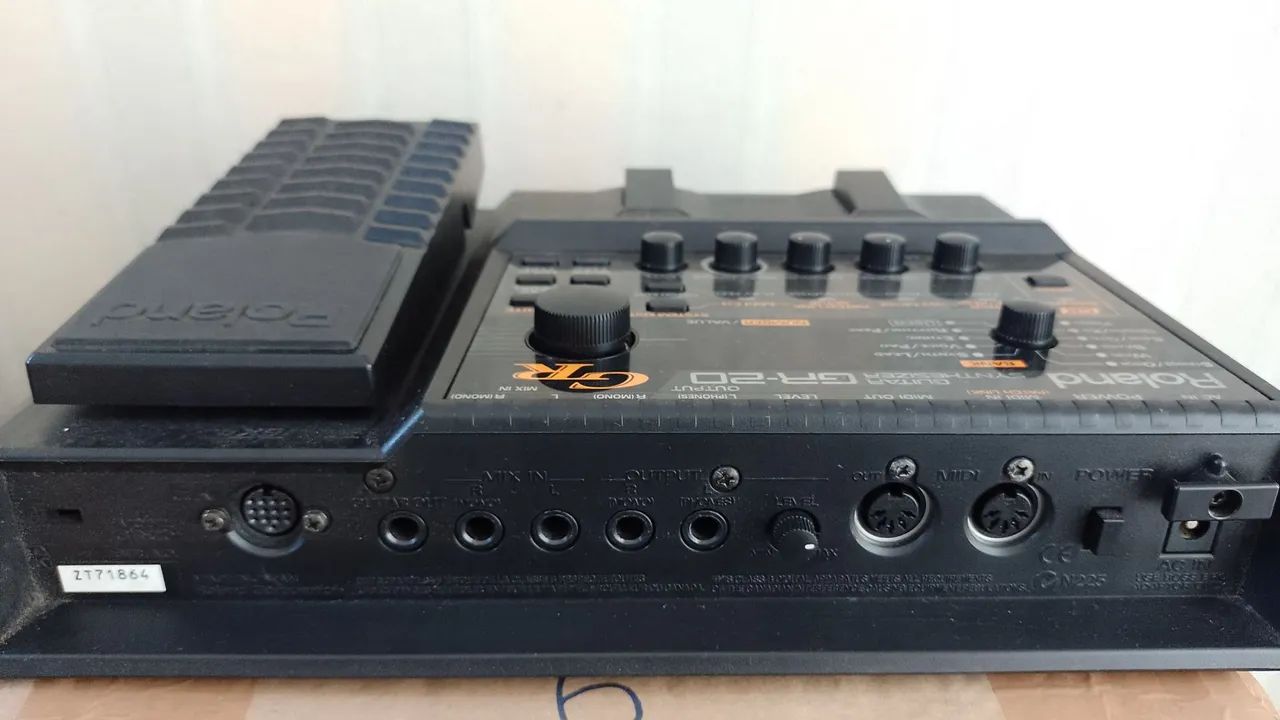 Sintetizador de Guitarra Roland - Foto 3