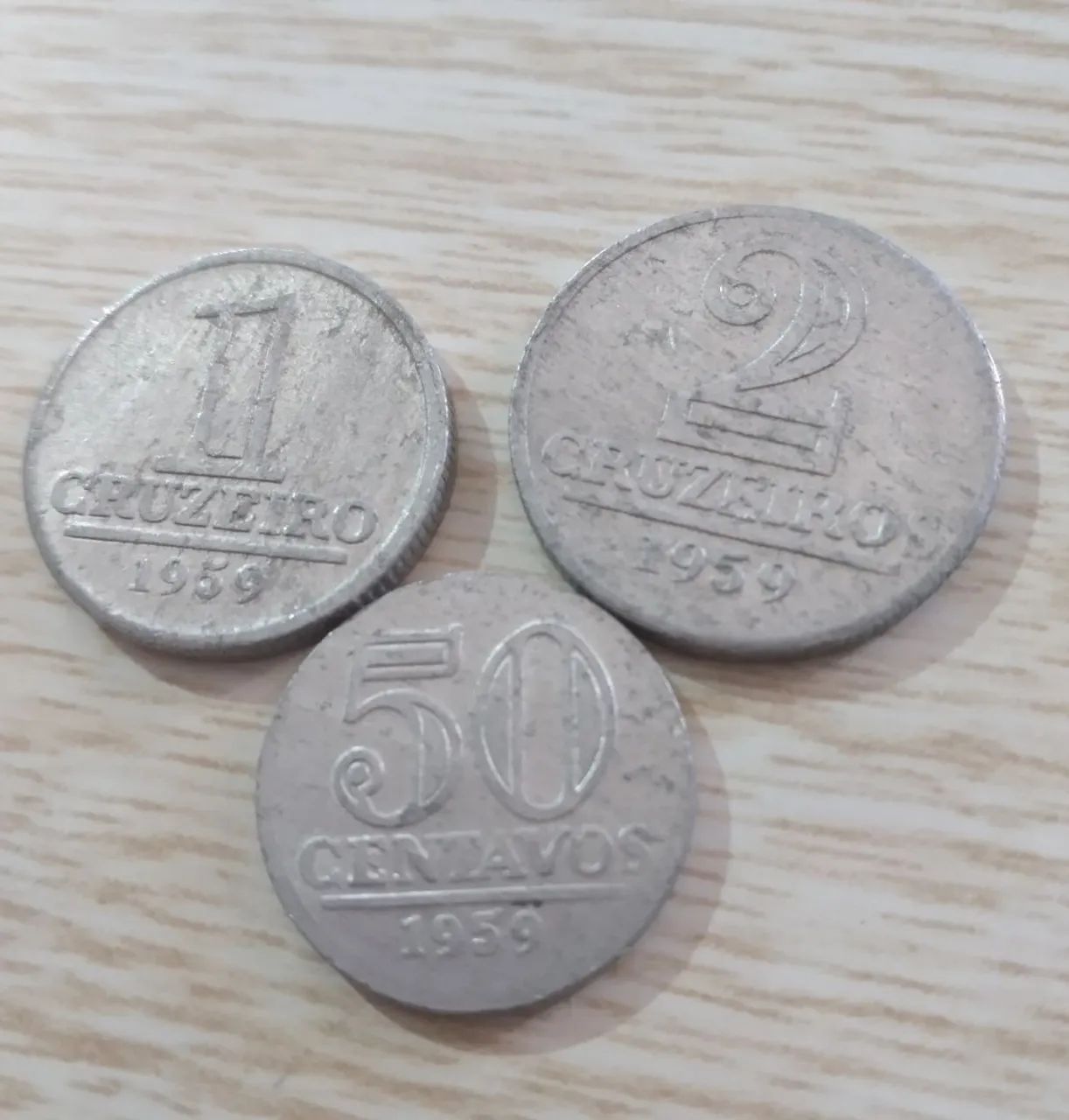 Moedas antigas brasileiras de Aluminio- 1, 2 Ceuzeiros e 50 centavos de 1959 - Foto 3
