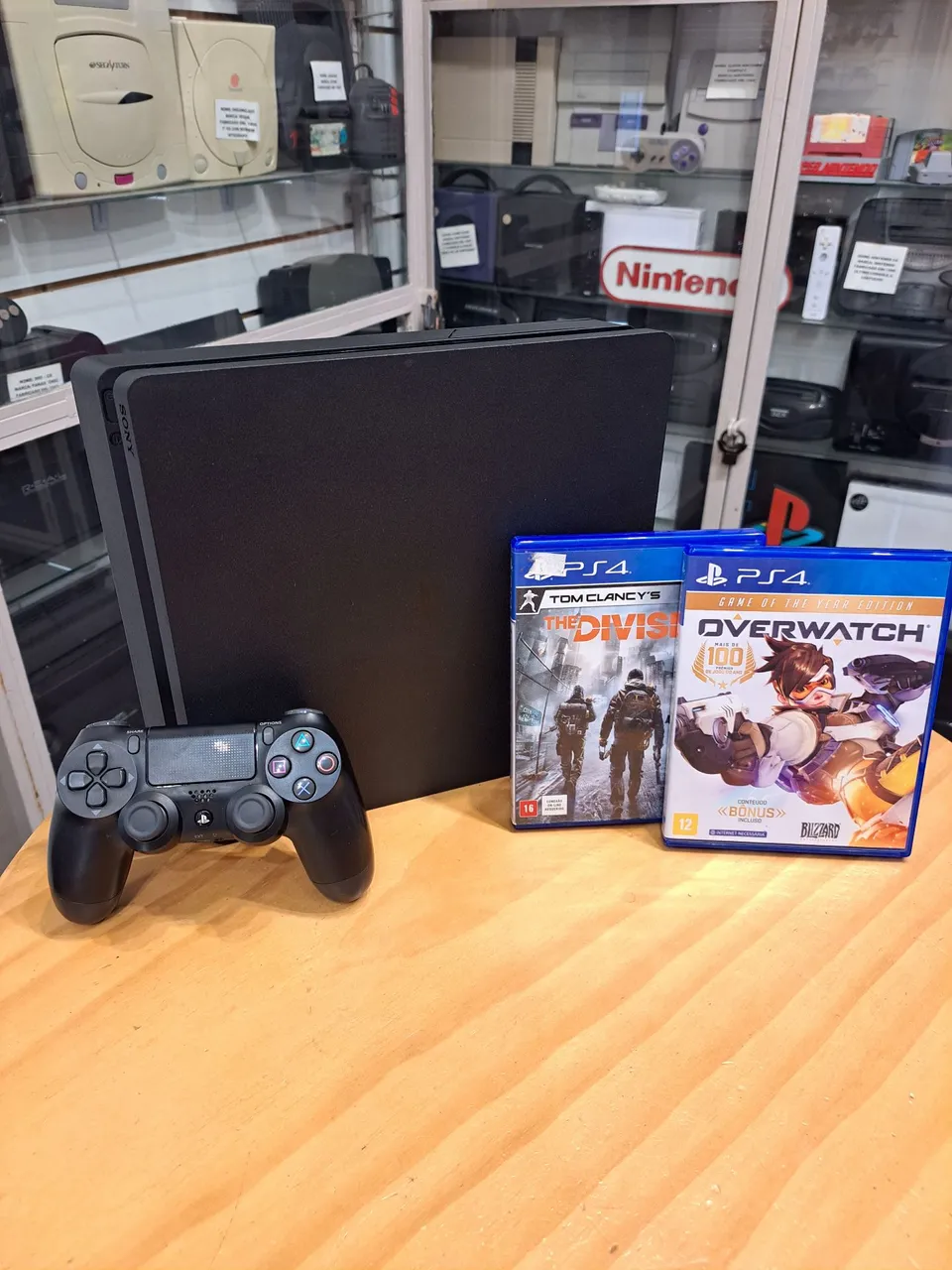 Playstation 4 Slim.Hd 1tb com jogos The Division e Overwatch