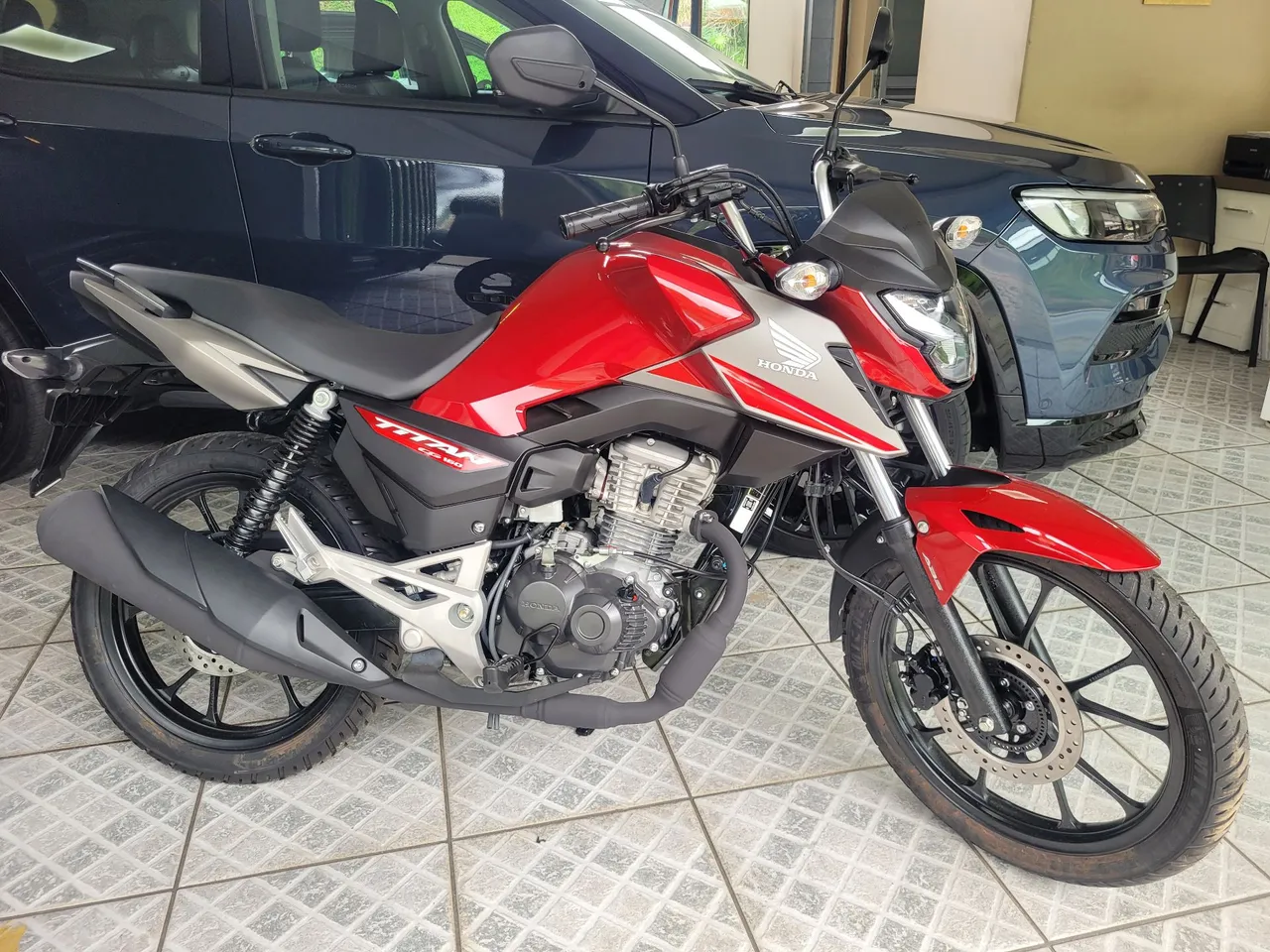Honda titan 160 okm com abs