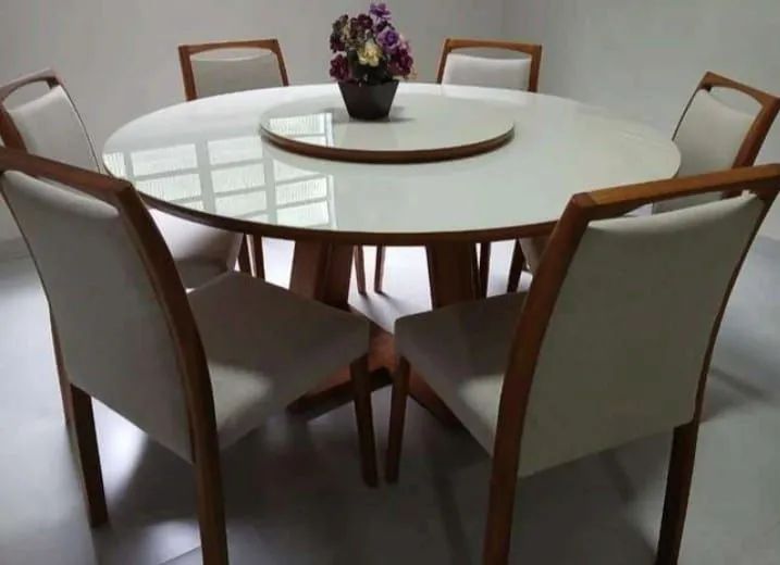 Mesa de jantar redonda com 6 cadeiras em madeira maciça sofistic