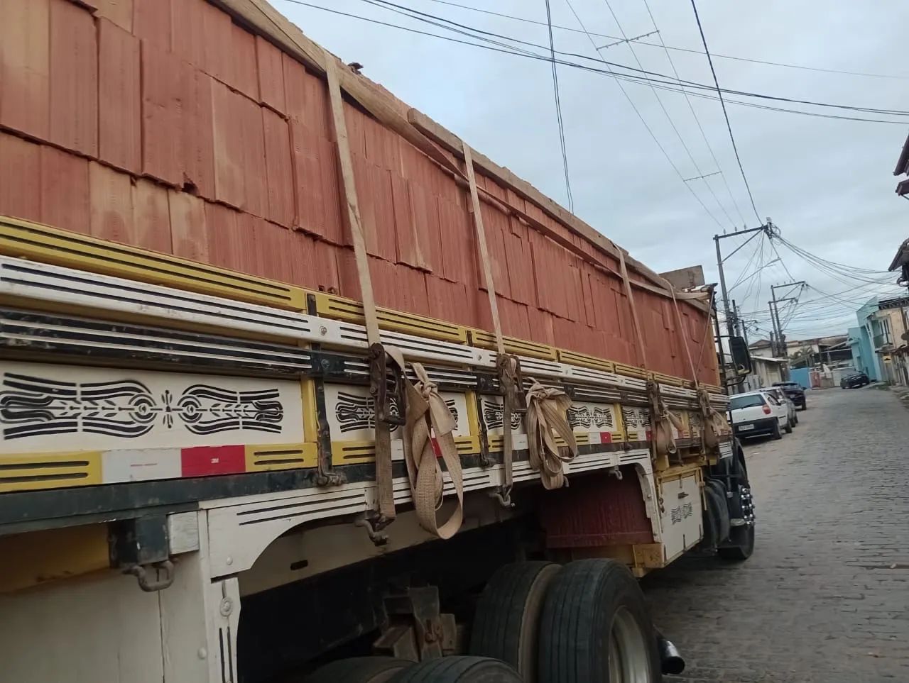 Tijolo PRIMEIRA LINHA 