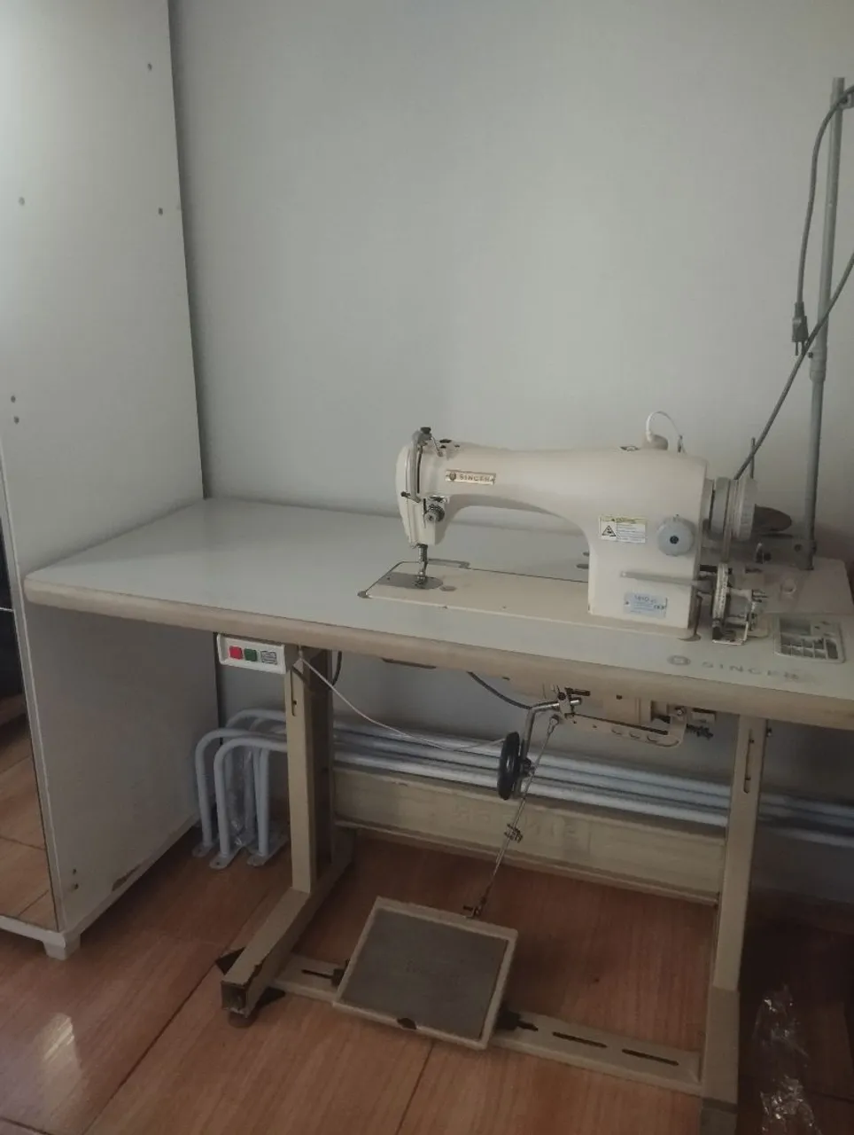 Máquina de Costura Industrial Singer