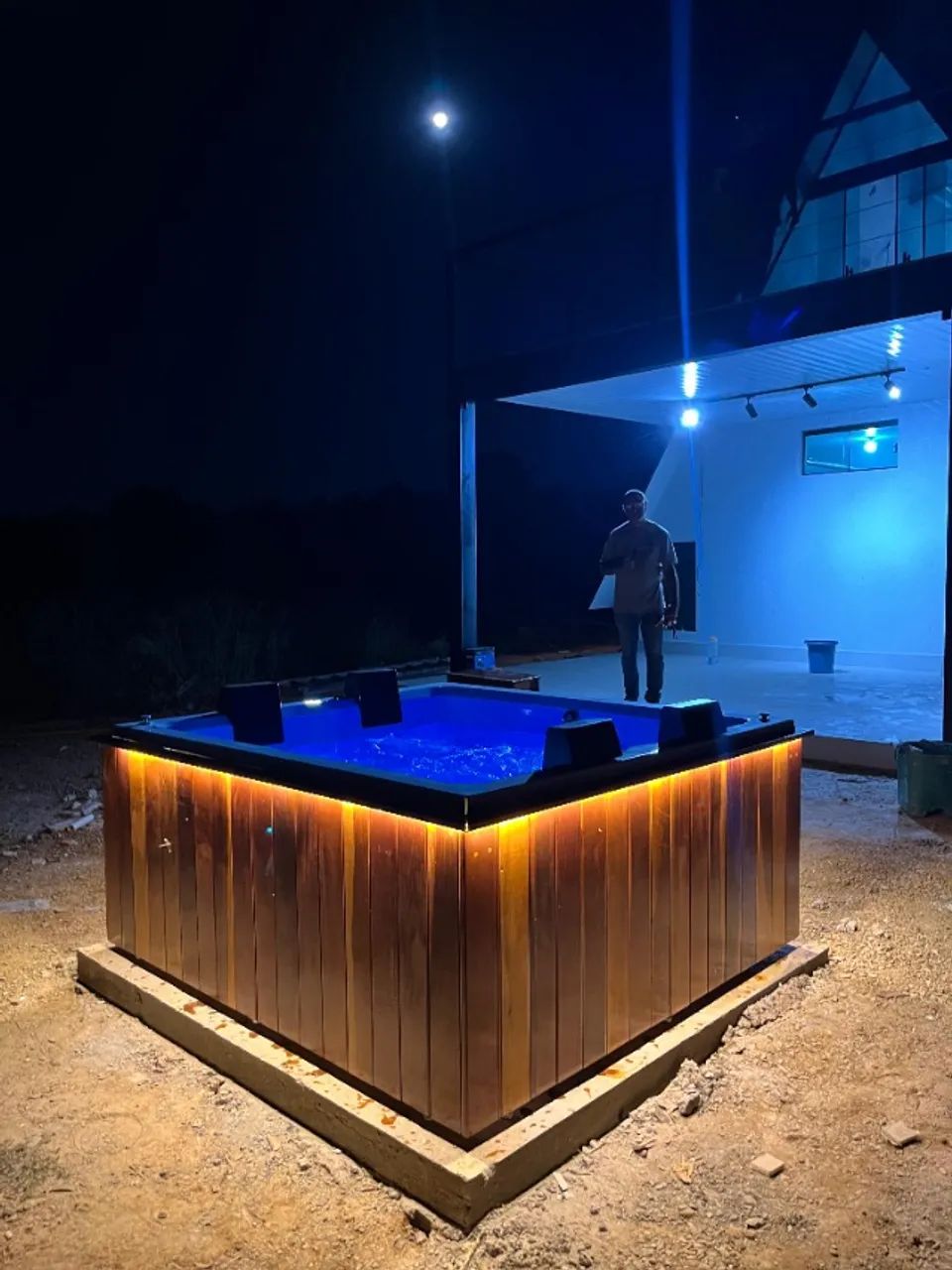 Spa de 4 lugares com Deck em Madeira (jacuzzi, Ofurô, banheira) com hidro e aquecedor. - Foto 5