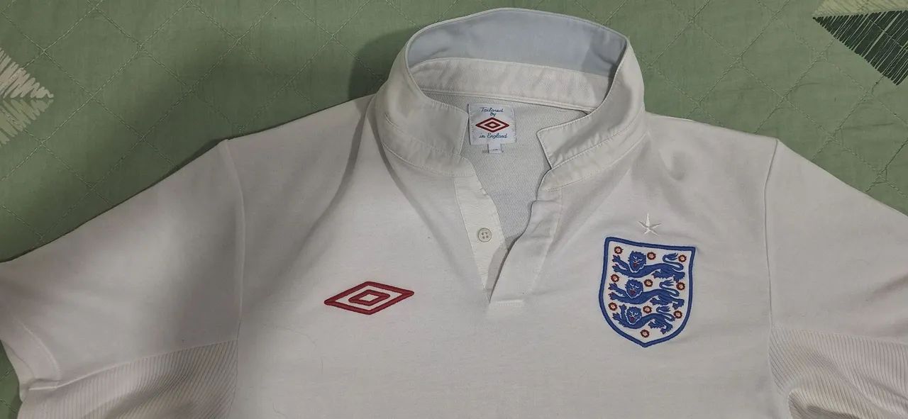 Camisa de Futebol Inglaterra Umbro - Tamanho M - Foto 4