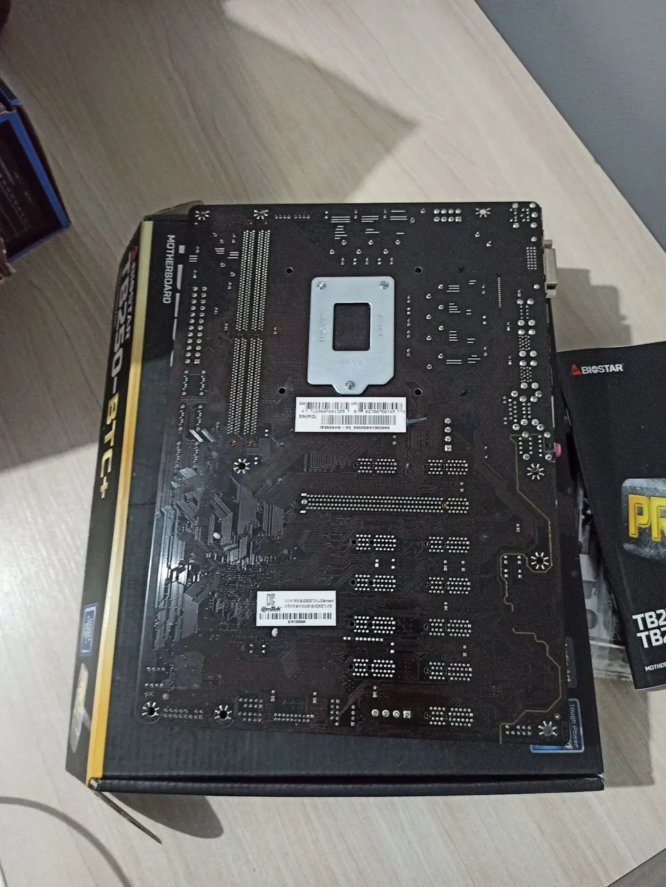 Placa-Mãe Biostar TB250-BTC+  - Foto 4