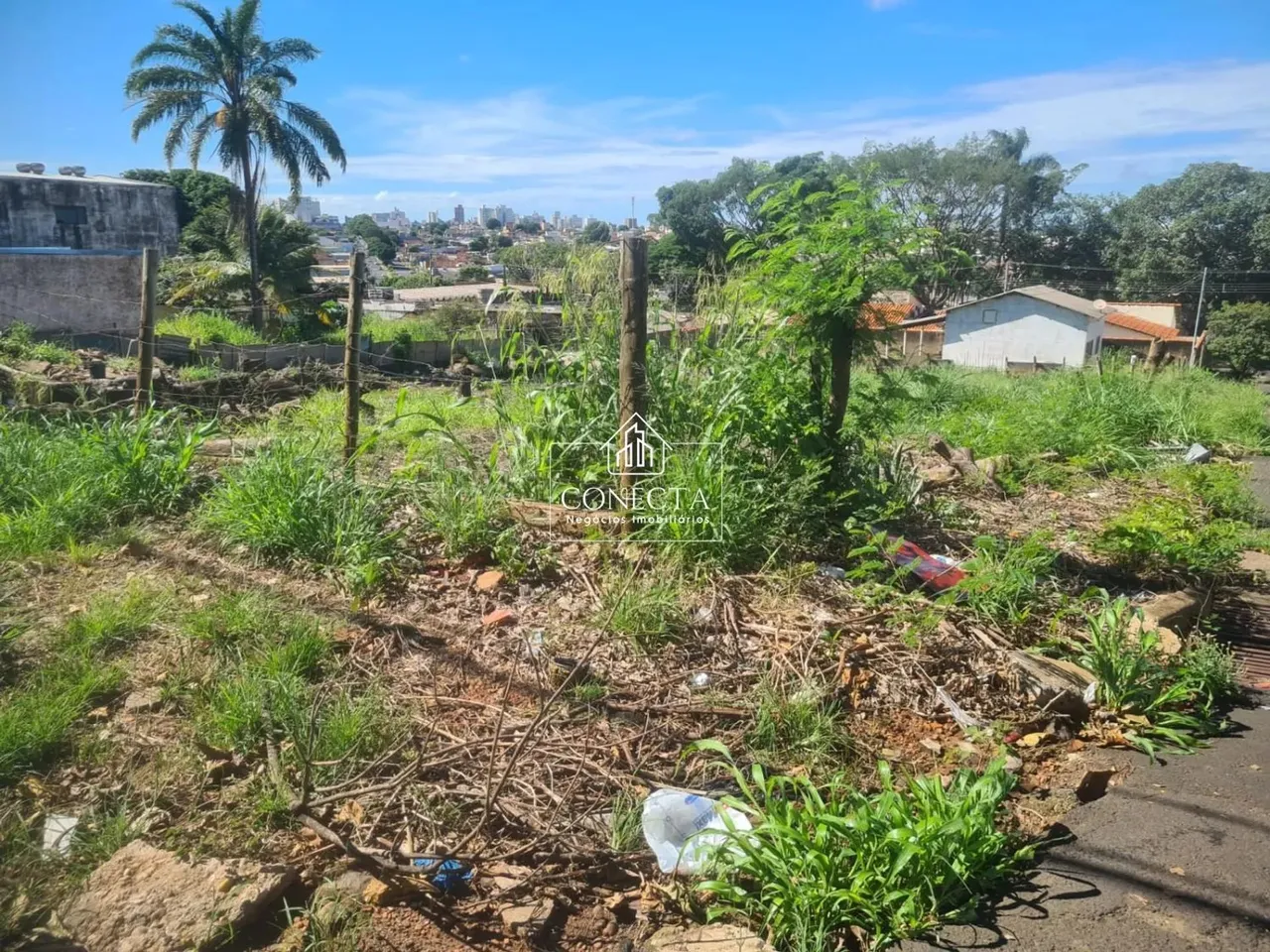 Terrenos para Venda - 1.405,00 m² bairro Presidente Roosevelt - Uberlândia-MG