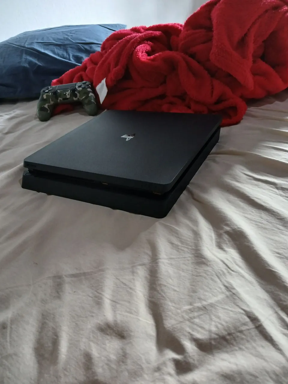 PlayStation 4 Slim excelente
