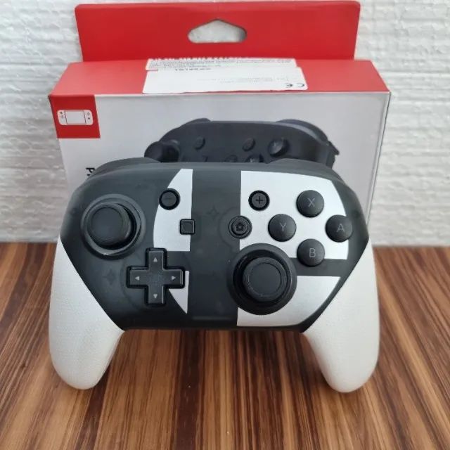 Pro Controle Controle Nintendo Pro Controle Switch Black/White Semi Novo 1ª Linha ...