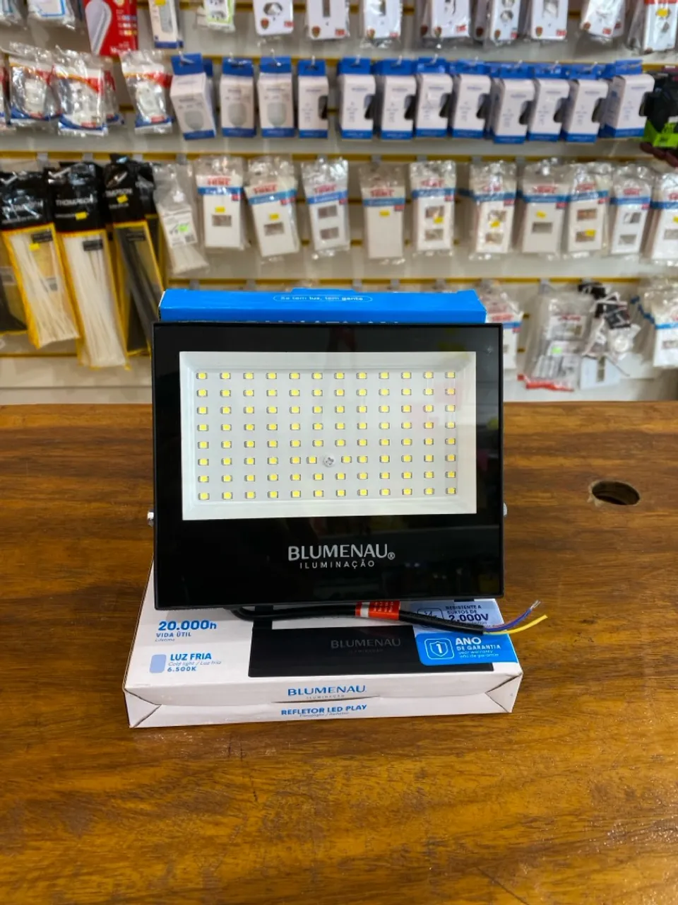 Refletor LED Play Blumenau 20.000h Luz Fria 6.500K