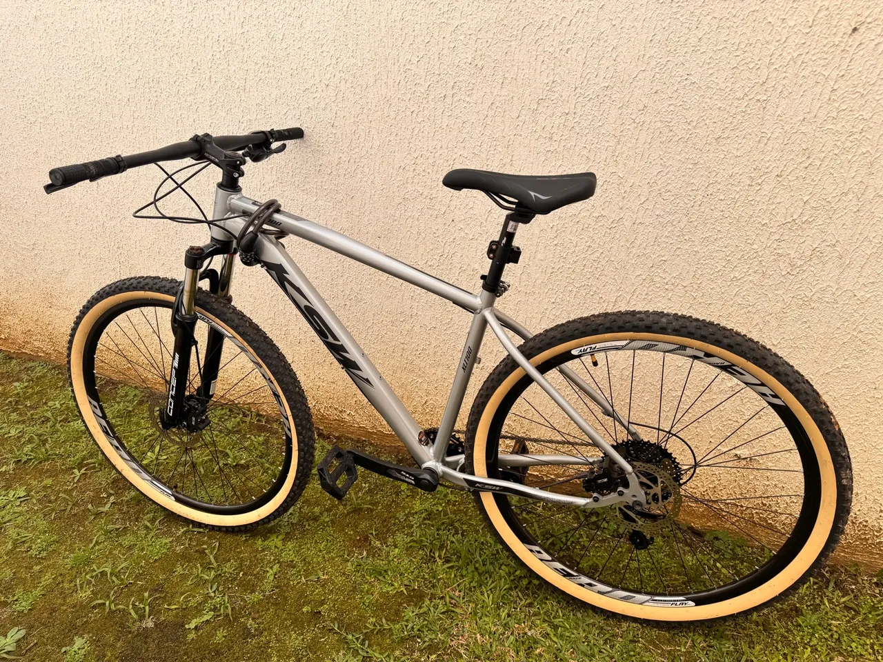 Duas Bicicletas, KSW aro 29 e GTS aro 26