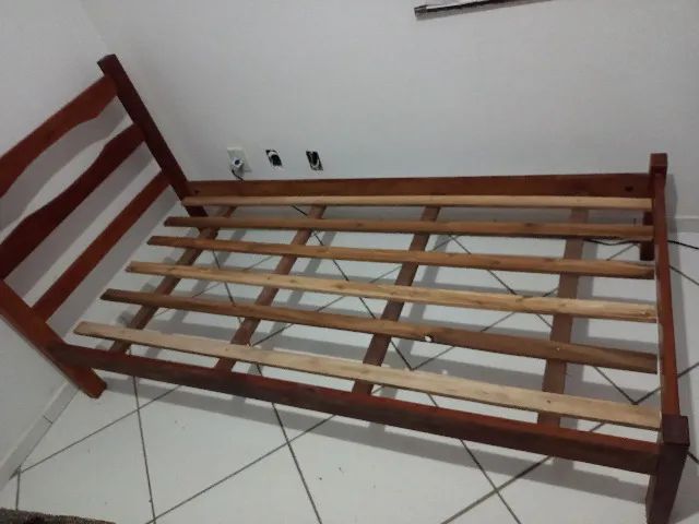 Cama de Solteiro64209945137410121
