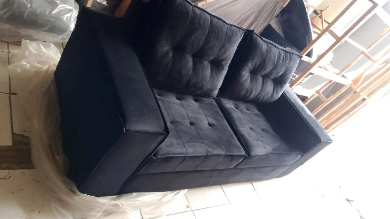 Sofá Preto 3 Lugares 1.90 em sued veludo  - Foto 3