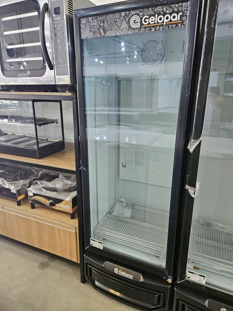 expositora de bebidas 410L Gelopar